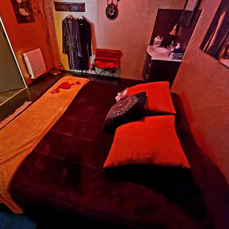 Love Room, Les Nuitees Secretes De Rouen Darnetal ภายนอก รูปภาพ