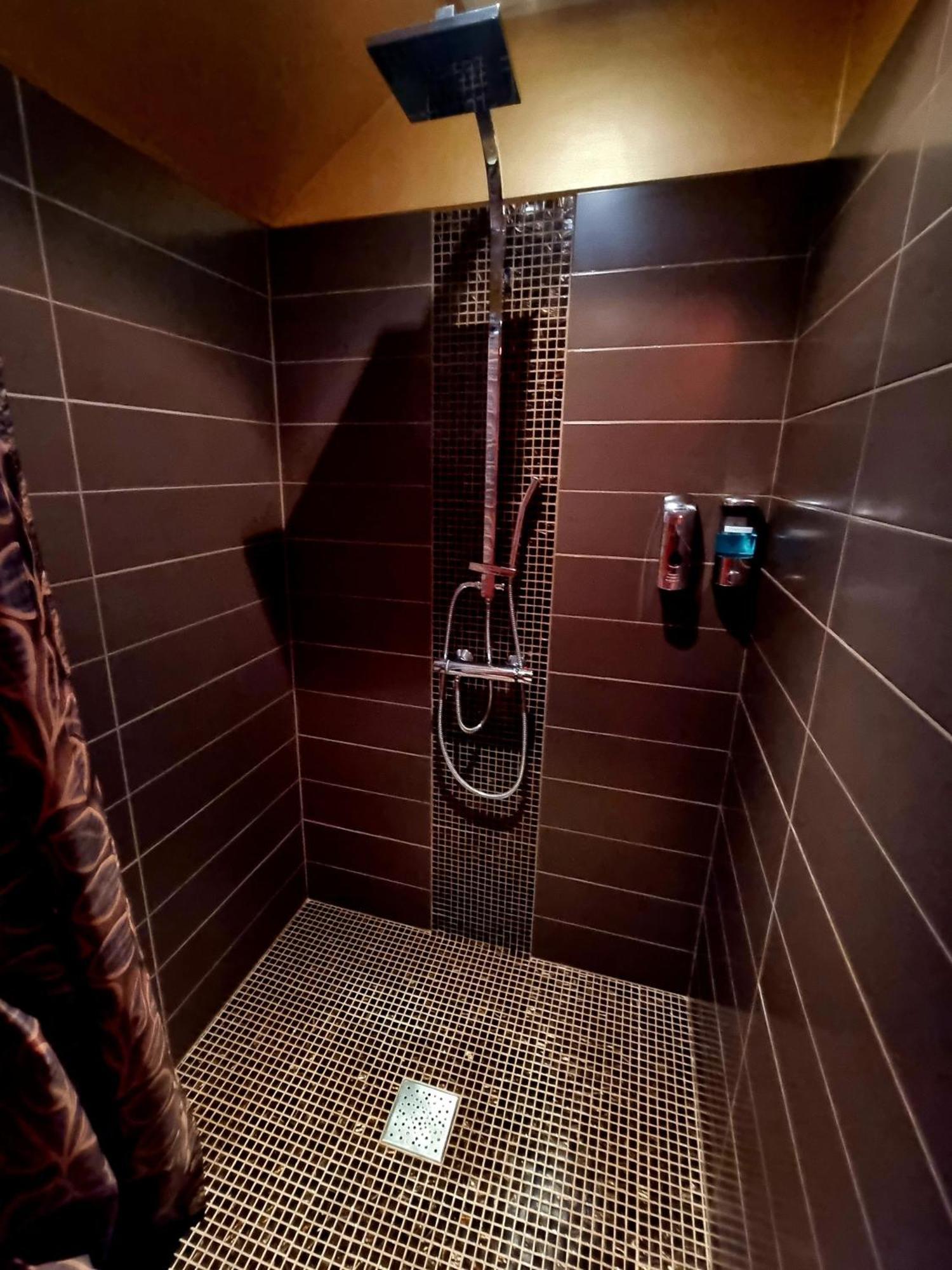 Love Room, Les Nuitees Secretes De Rouen Darnetal ภายนอก รูปภาพ